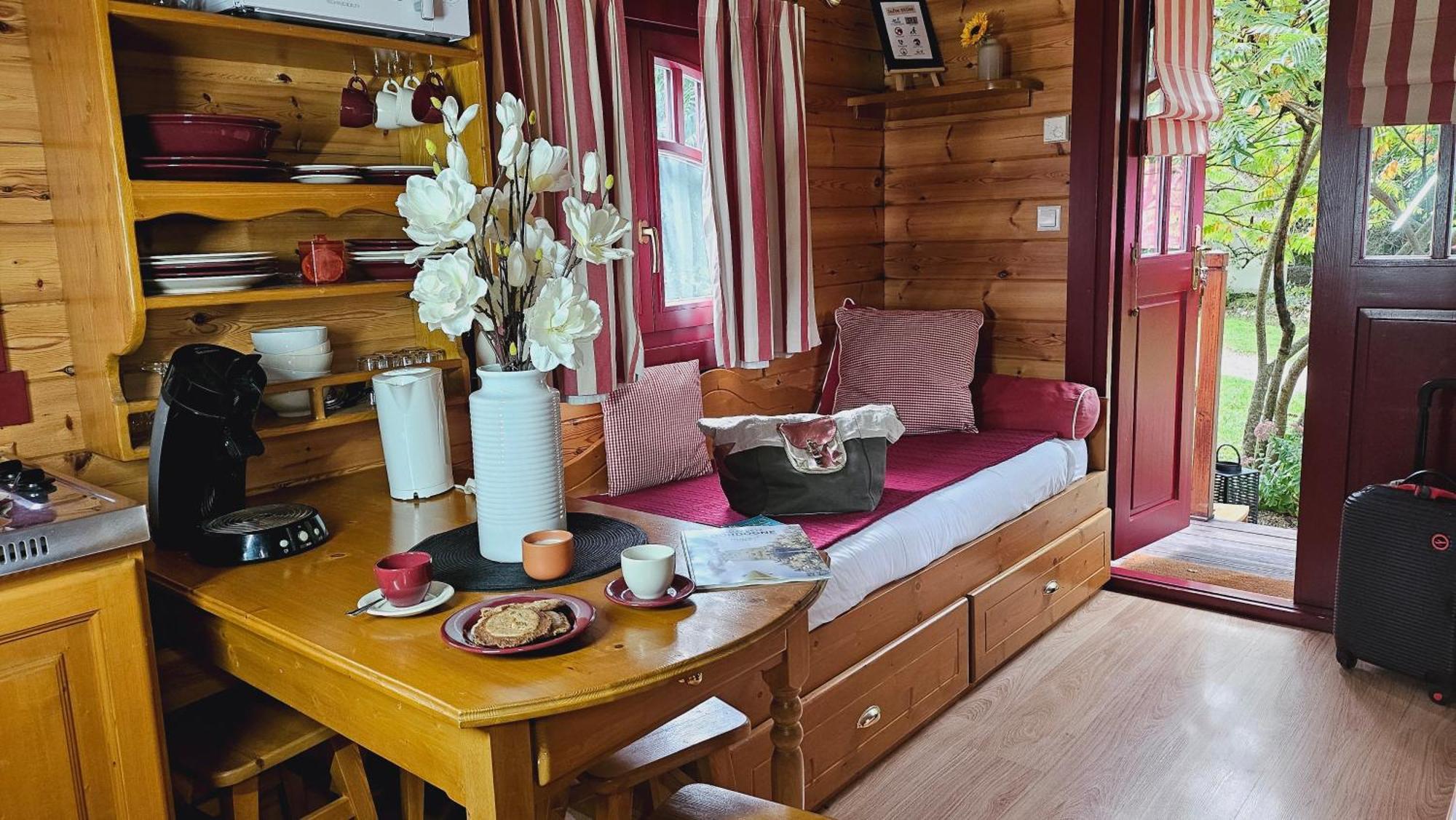 Le Roulottes Du Petit Gouffre De Padirac Avec Spa Экстерьер фото